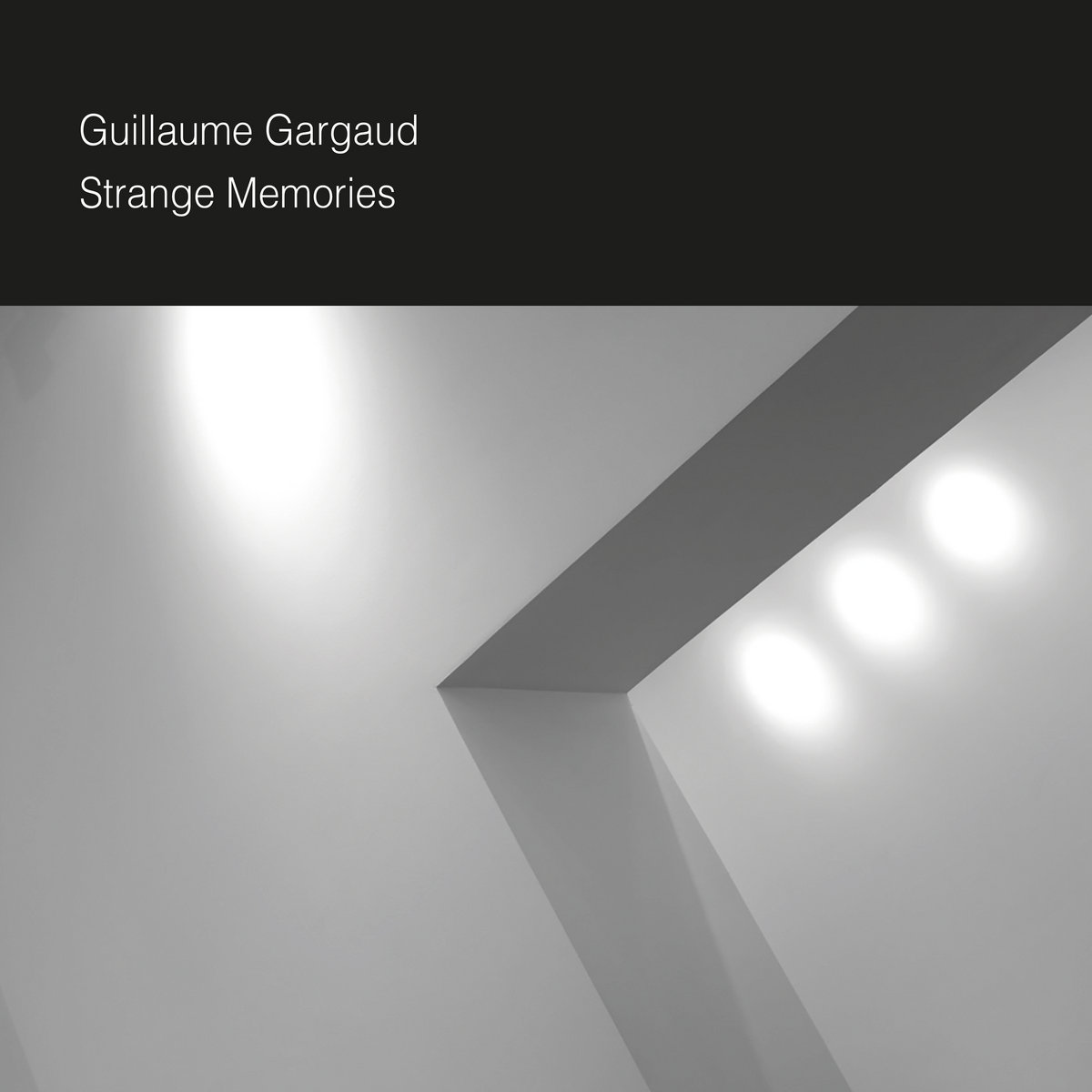 pochette Strange Memories